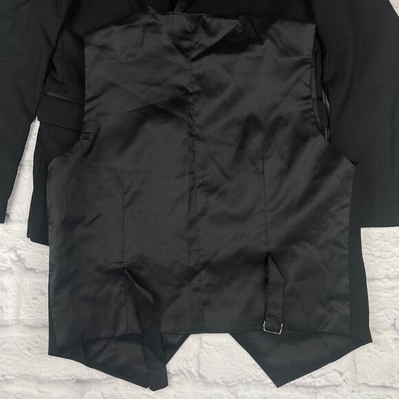 K0-1015 Lolanta Boys Black Tuxedo 4pc size 150 (size 12) - Picture 7 of 8